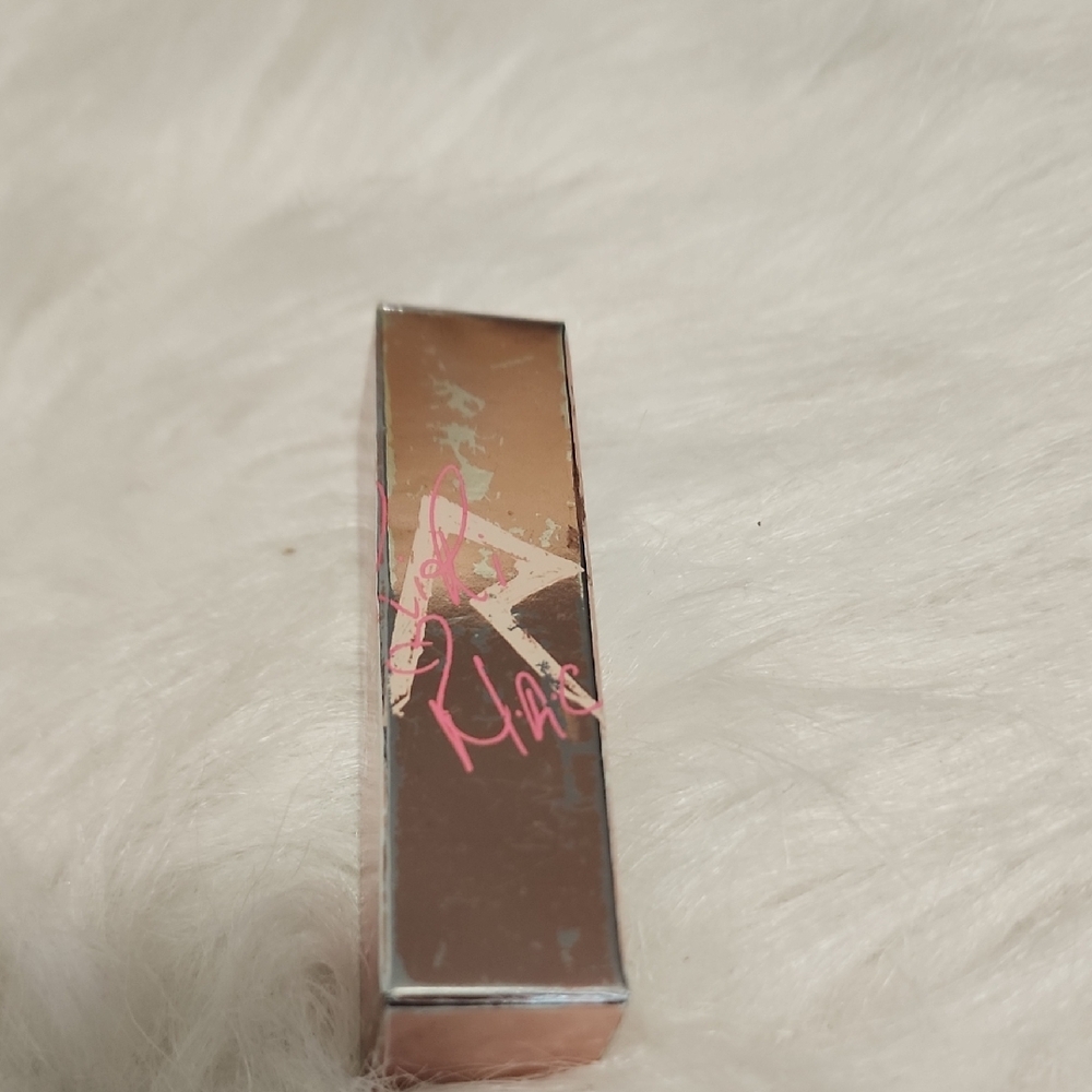 Mac Riri Nude lipstick Never Used or swatched
